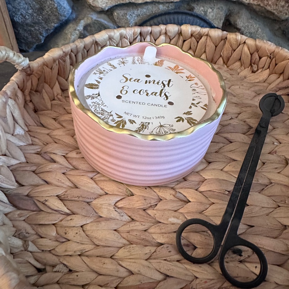 🌸last chance🌸 NEW!! Sea Mist & Corals Scented Candle